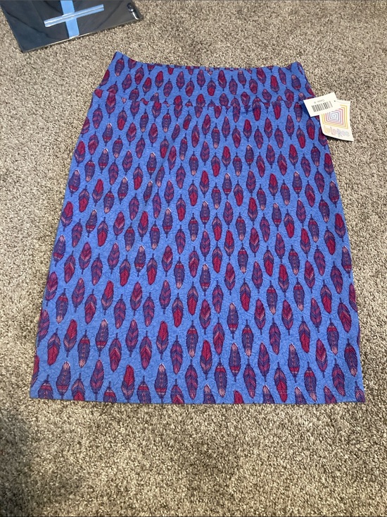 LuLaRoe Dresses & Skirts - LuLaRoe Blue with Magenta Feather-Print Cassie Pencil Skirt